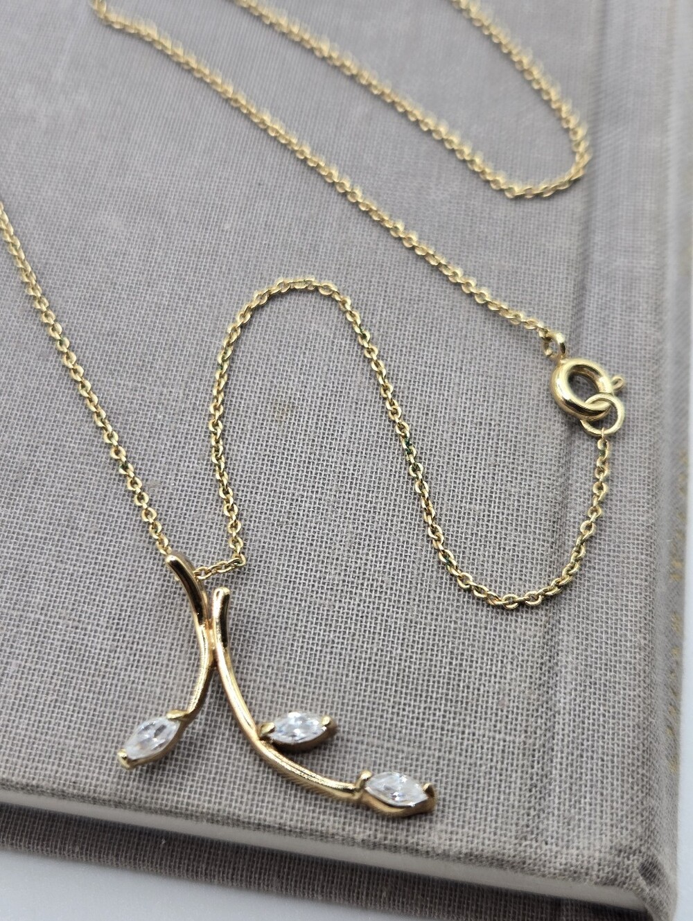 Gold Dainty Chain CZ Leaf Branch Necklace Pendant Gold Plated Brass 18" VTG